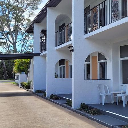 Tower Court Motel - Adults Only Haven Херви Бей Екстериор снимка