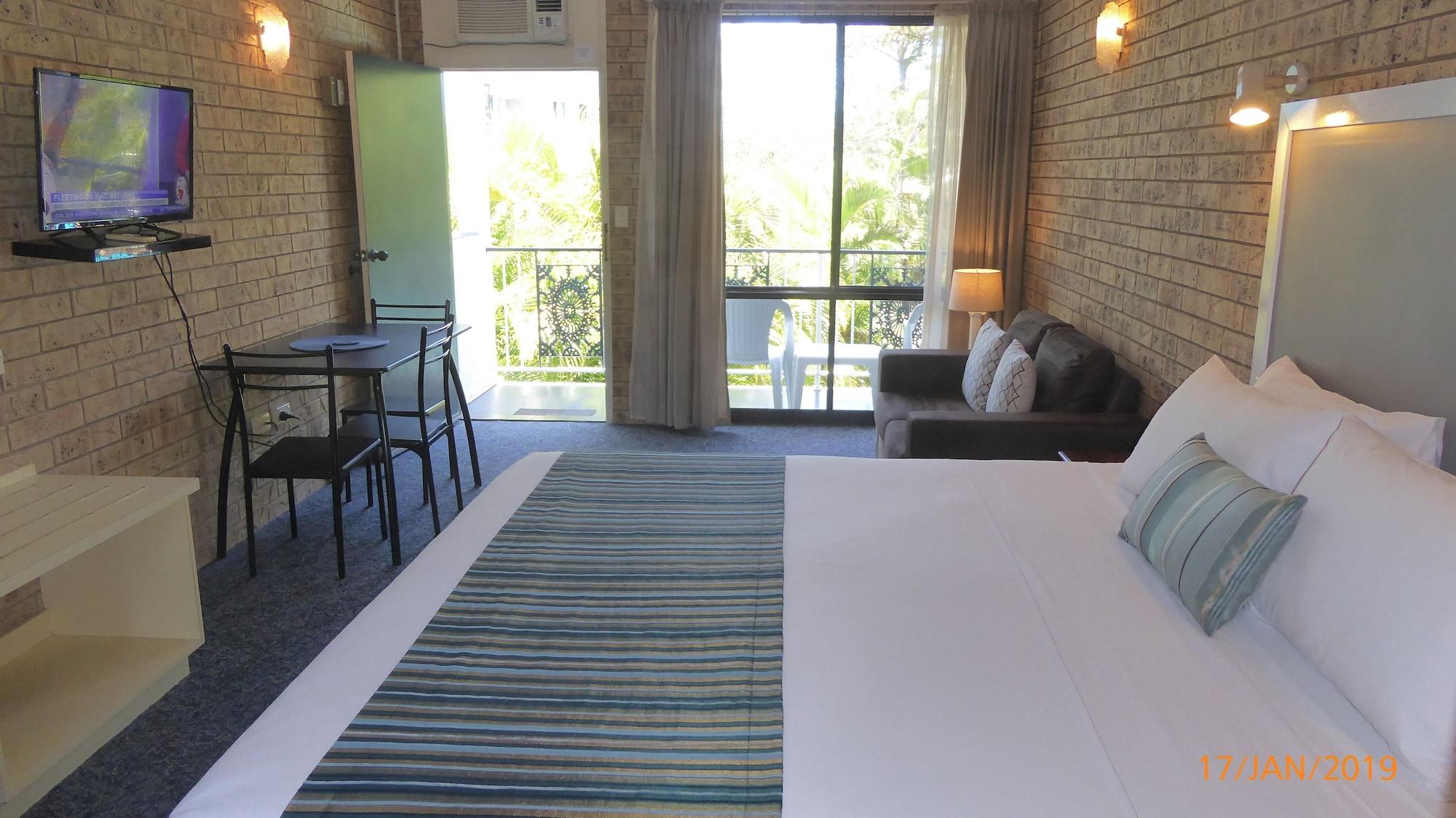 Tower Court Motel - Adults Only Haven Херви Бей Екстериор снимка