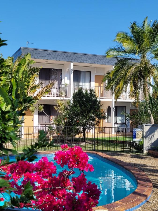 Tower Court Motel - Adults Only Haven Херви Бей Екстериор снимка