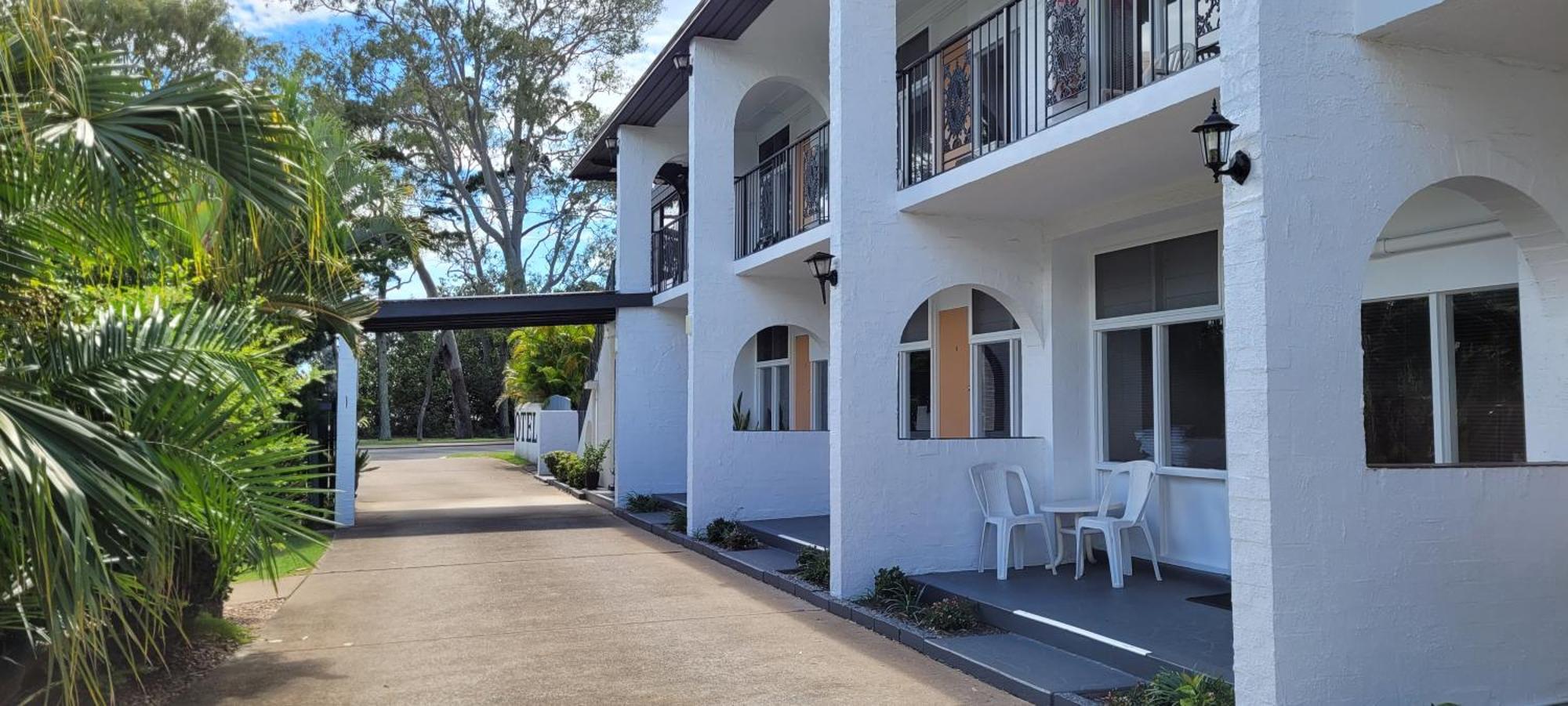 Tower Court Motel - Adults Only Haven Херви Бей Екстериор снимка