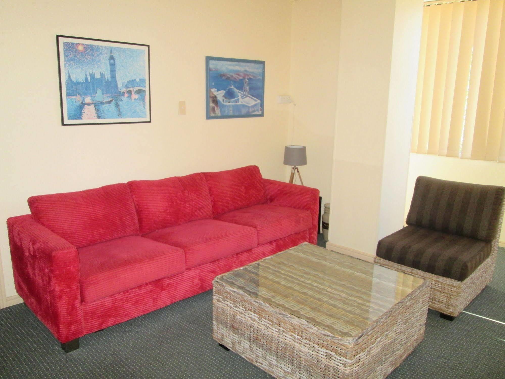 Tower Court Motel - Adults Only Haven Херви Бей Екстериор снимка
