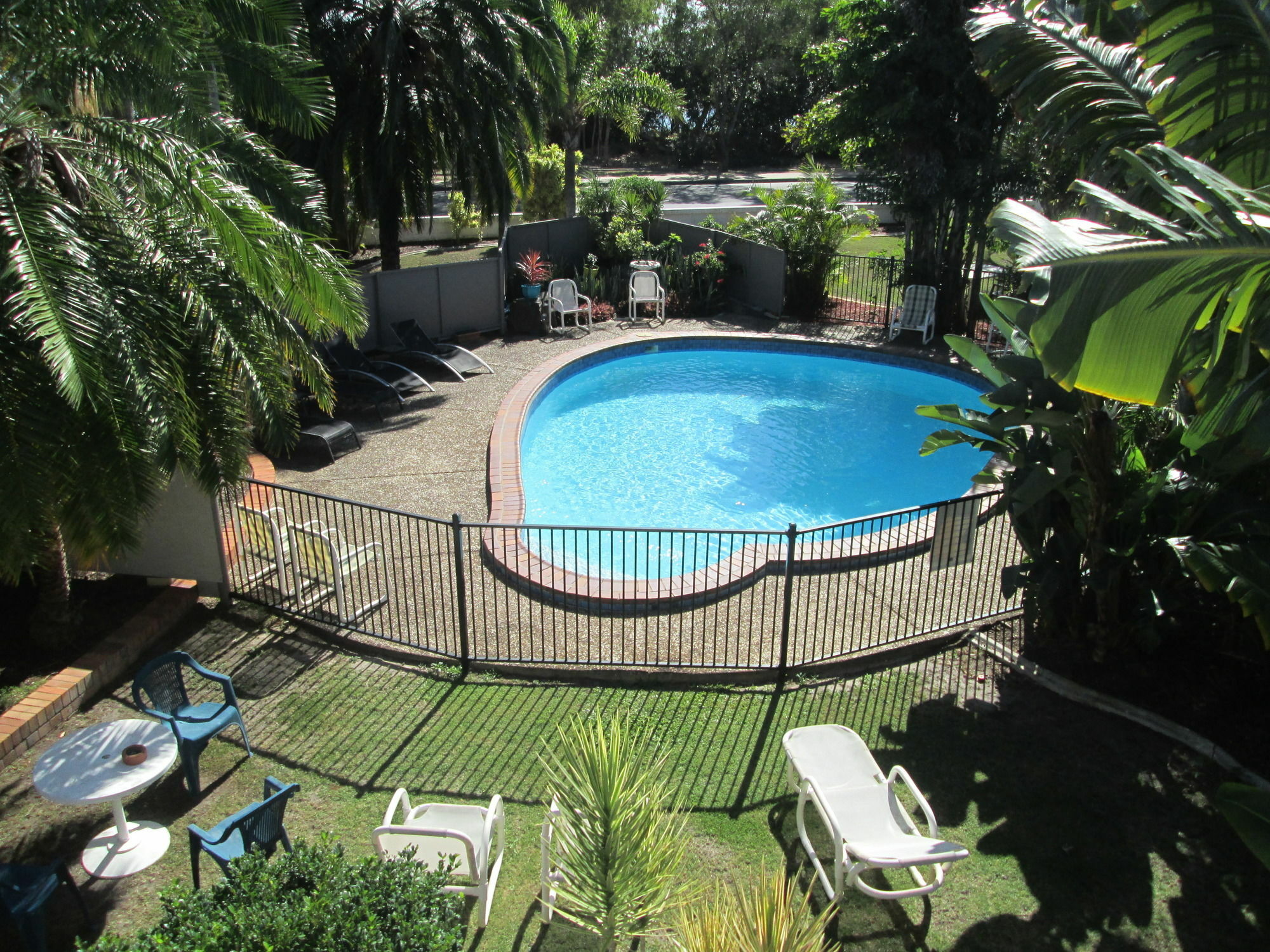 Tower Court Motel - Adults Only Haven Херви Бей Екстериор снимка